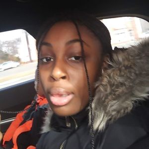 Meet your Posher, Alexis